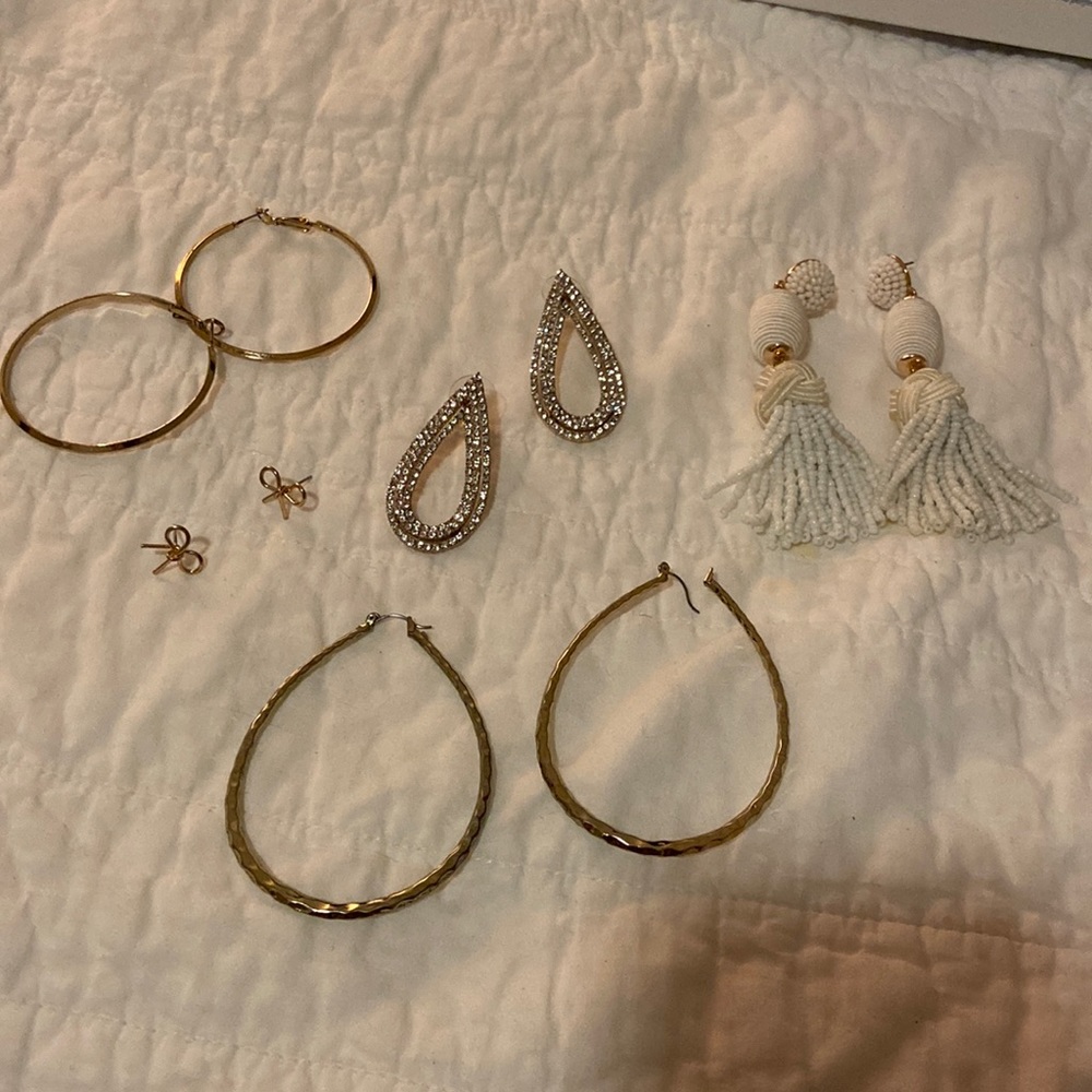 Bundle of earrings